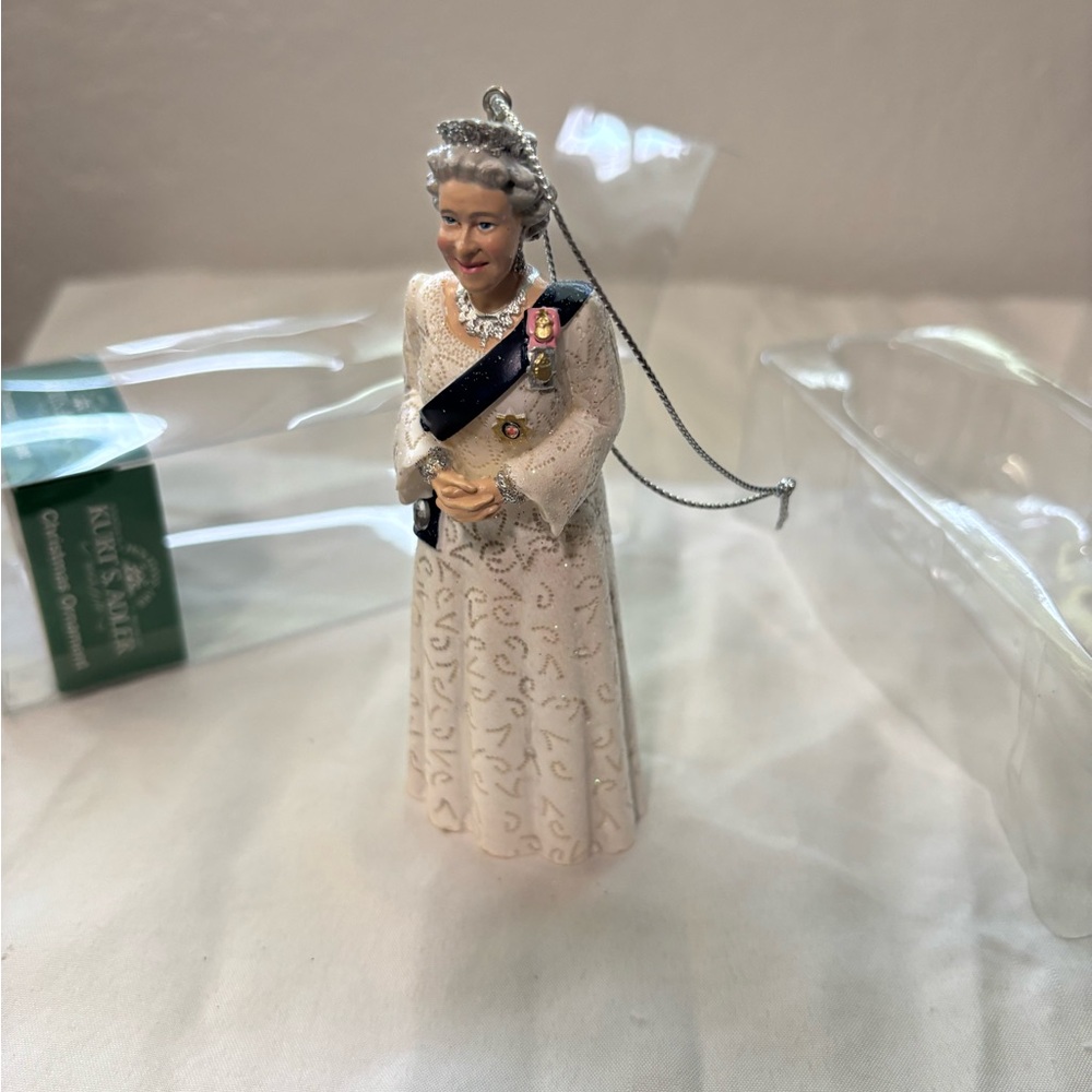 Kurt Adler Queen Elizabeth II Ornament w Original Box